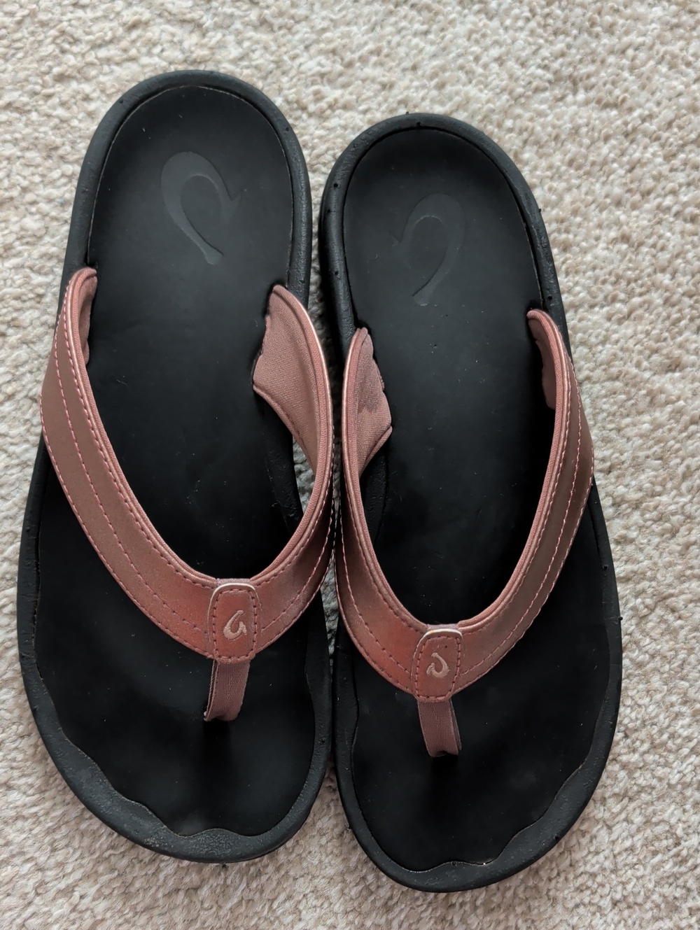 💗🌊 OluKai 🌊💗 Ohana Rose Gold Shimmer Pink Women's Thong Sandals sz 8 GUC